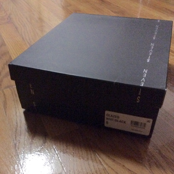 Steve Madden Twister Chunky Lace Up Combat Boot - Picture 3 of 4